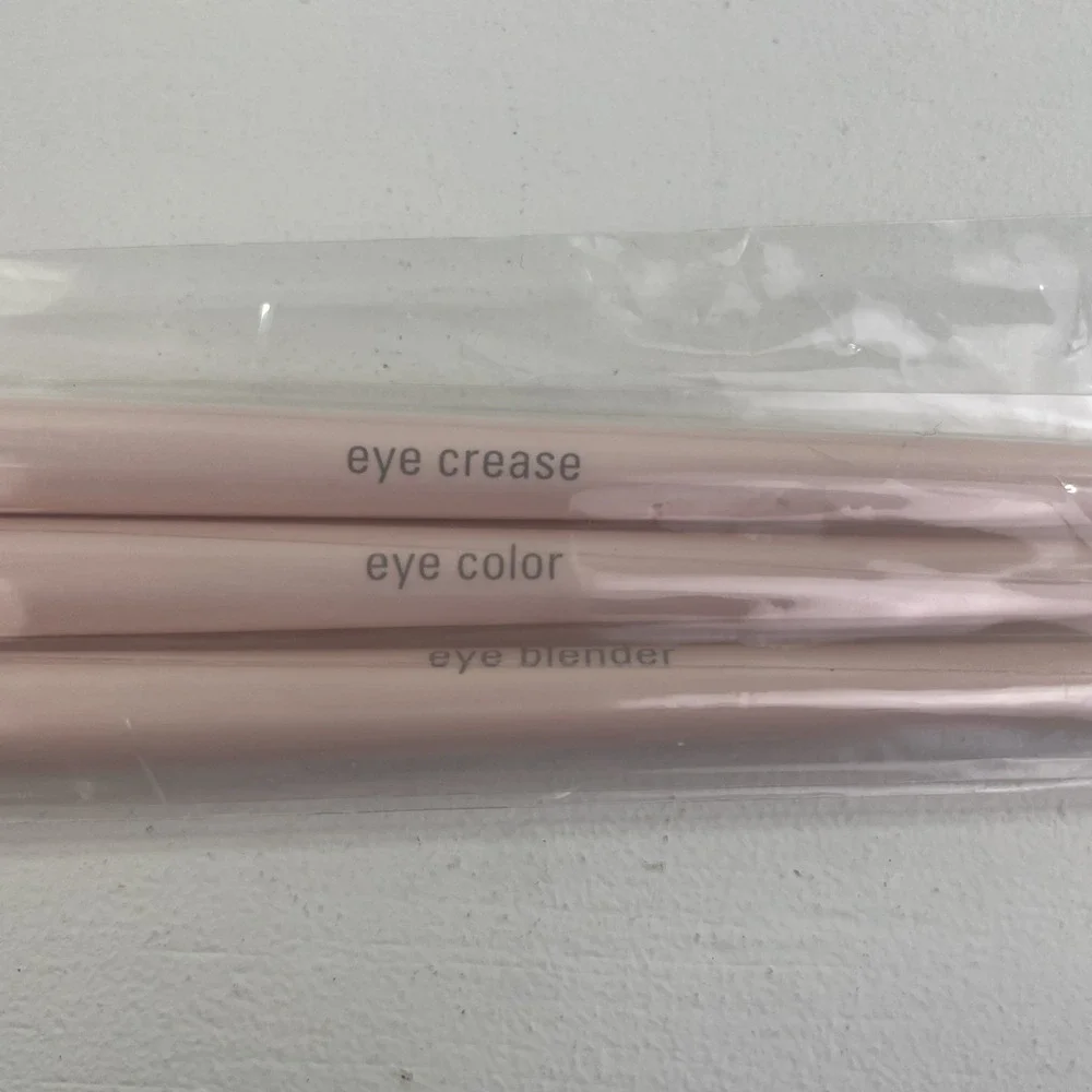Mary Kay 4pc Eye Brush Set ~ 1. Eye Color, 1. Eye Crease, 1. Eye Blender, 1. Bag